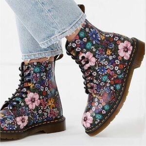 Dr. Martens Floral Combat Boots - Multicolor